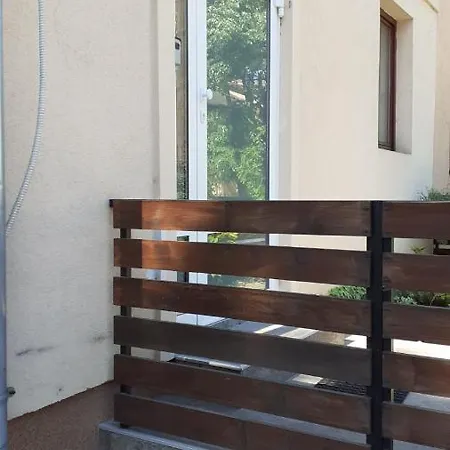 Gold Nest בית הארחה